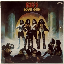 103. KISS-LOVE GUN-1977-ПЕРВЫЙ ПРЕСС UK-CASABLANCA -NMINT/NMINT